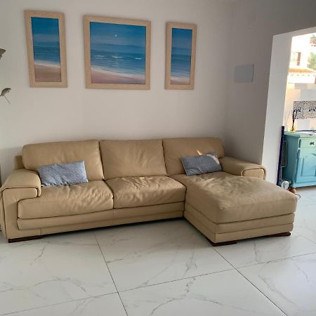 Casa Cadi Apartment โอริอุเอลา ภายนอก รูปภาพ